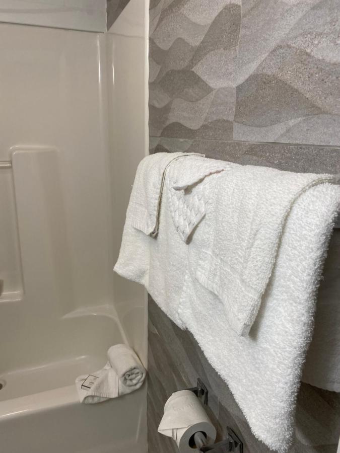 Relax Inn North Babylon מראה חיצוני תמונה