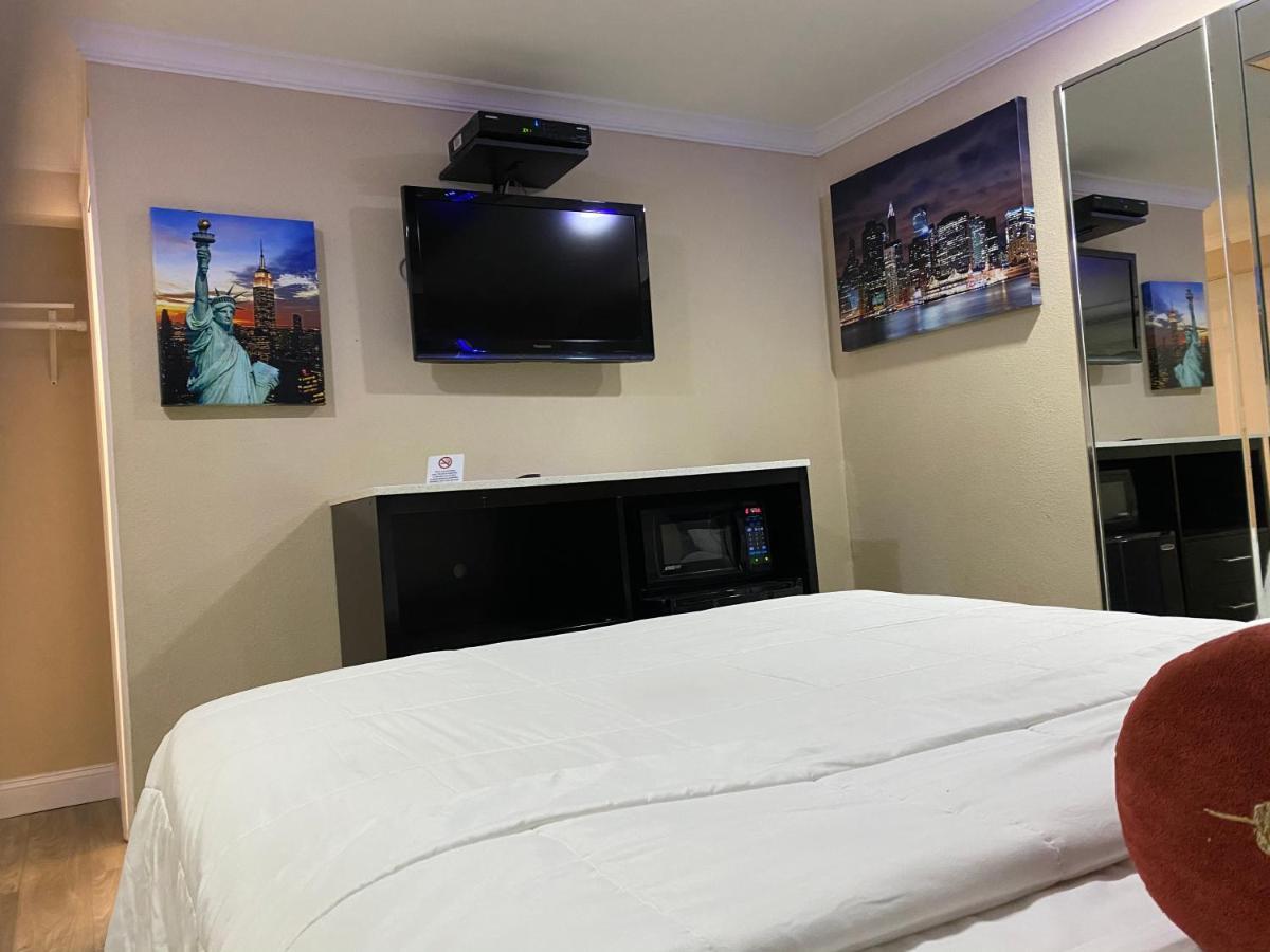 Relax Inn North Babylon מראה חיצוני תמונה